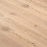 Паркетная доска Tarkett Tango Classic дуб светлый 1,182 кв.м 14 мм однополосная с фаской брашированная