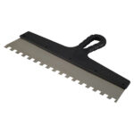 Шпатель зубчатый 350х10 мм с пластиковой ручкой (131157)