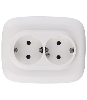 Розетка Legrand Valena Allure встраиваемая белая со шторками (753726)