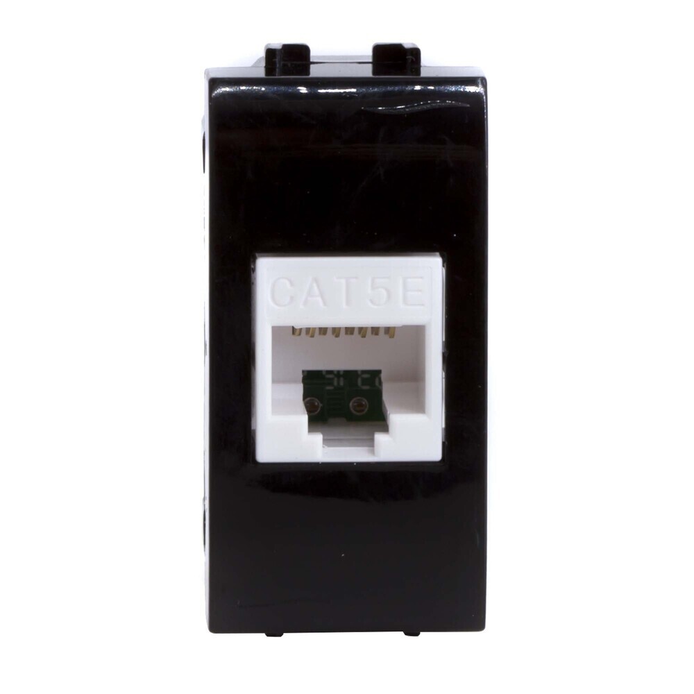 original-7611.jpg Розетка для кабель-канала компьютерная DKC Brava черная RJ45 1 модуль (77654N) — изображение 1